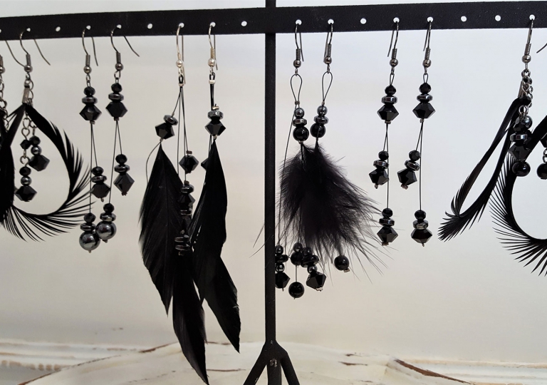 feather-earrings